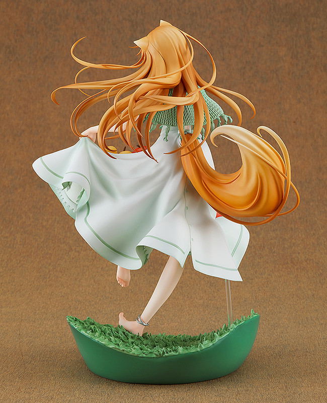 Spice and Wolf 1/7 Scale Pre-Painted Figure: Holo Wolf and the Scent of Fruit image 10