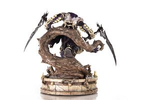Darksiders Resin Painted Statue: Death [Standard Edition]