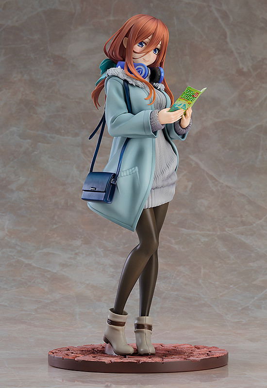 The Quintessential Quintuplets 2 1/6 Scale Pre-Painted Figure: Miku Nakano Date Style Ver. image 3