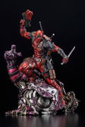 Marvel Universe Deadpool 1/6 Scale Fine Art Statue Signature Series: Deadpool Feat. Kucharek Brothers thumbnail 10