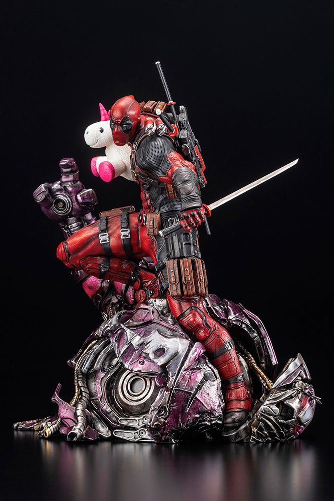 Marvel Universe Deadpool 1/6 Scale Fine Art Statue Signature Series: Deadpool Feat. Kucharek Brothers image 12