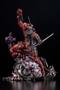 Marvel Universe Deadpool 1/6 Scale Fine Art Statue Signature Series: Deadpool Feat. Kucharek Brothers thumbnail 3