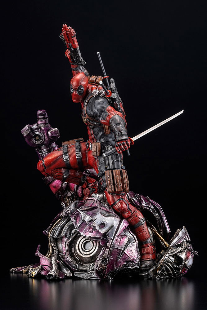 Marvel Universe Deadpool 1/6 Scale Fine Art Statue Signature Series: Deadpool Feat. Kucharek Brothers image 4