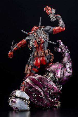 Marvel Universe Deadpool 1/6 Scale Fine Art Statue Signature Series: Deadpool Feat. Kucharek Brothers