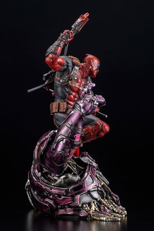 Marvel Universe Deadpool 1/6 Scale Fine Art Statue Signature Series: Deadpool Feat. Kucharek Brothers