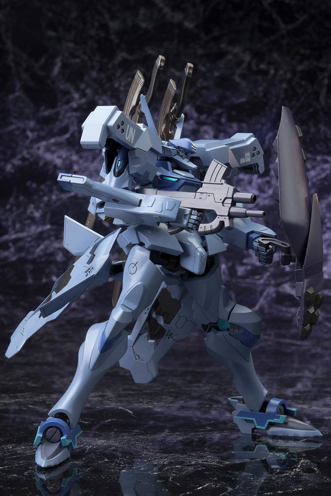 Muv-Luv Alternative 1/144 Scale Plastic Model Kit: Shiranui Isumi Valkyries image 9