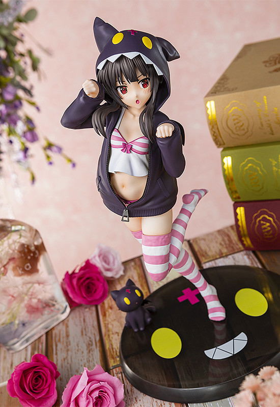 CA Works KonoSuba God's Blessing on This Wonderful World! 1/7 Scale Pre-Painted Figure: Megumin Hoodie Look Chomusuke Ver. image 12