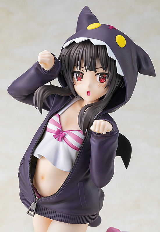 CA Works KonoSuba God's Blessing on This Wonderful World! 1/7 Scale Pre-Painted Figure: Megumin Hoodie Look Chomusuke Ver. image 5