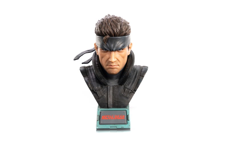 Metal Gear Solid Life-Size Bust Resin Statue: Solid Snake [Standard Edition] image 1