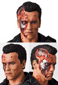 MAFEX Terminator 2 Judgment Day: T-800 (T2 Battle Damage Ver.) thumbnail 5