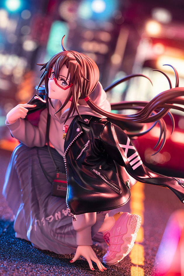 Evangelion 1/7 Scale Pre-Painted Figure: Mari Makinami Illustrious Ver. Radio Eva Part 2 image 9