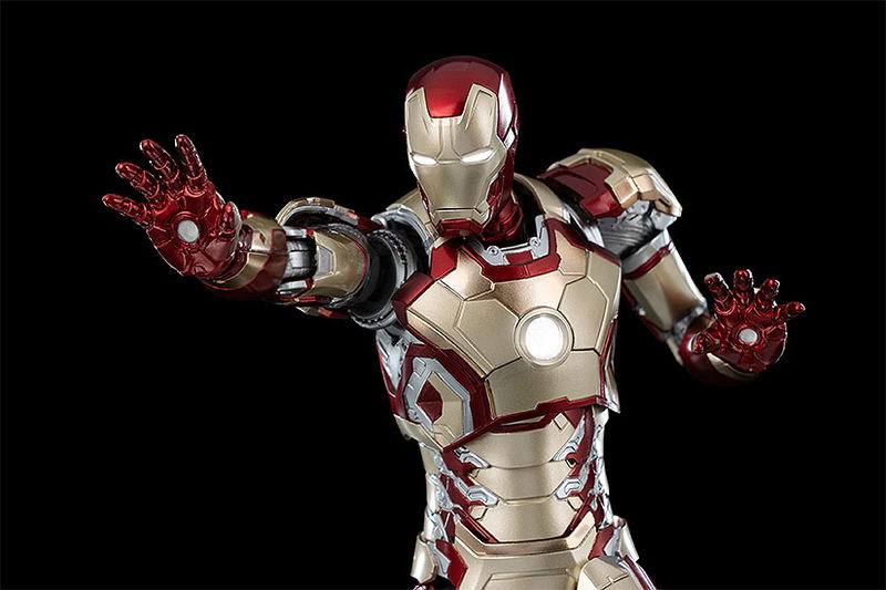 Marvel Studios The Infinity Saga 1/12 Scale Pre-Painted Action Figure: DLX Iron Man Mark 42 image 4
