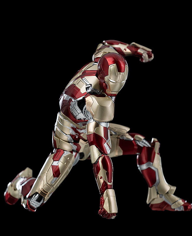Marvel Studios The Infinity Saga 1/12 Scale Pre-Painted Action Figure: DLX Iron Man Mark 42 image 5