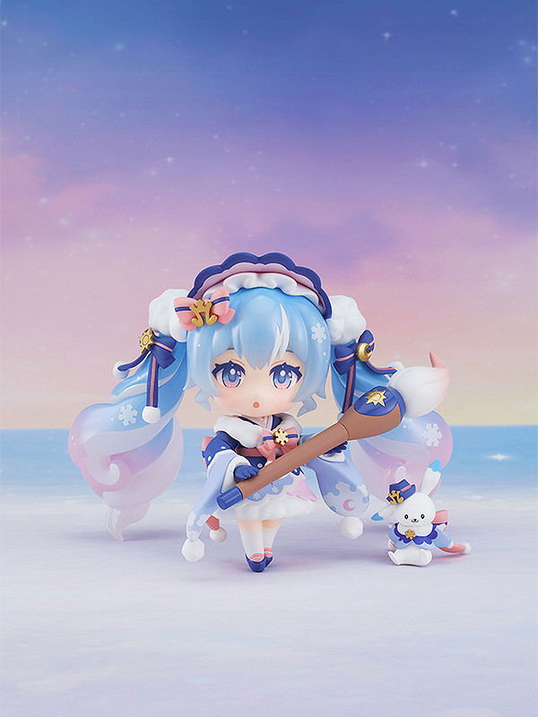 Nendoroid No. 2023 Character Vocal Series 01 Hatsune Miku: Snow Miku Serene Winter Ver. [GSC Online Shop Exclusive Ver.] image 2