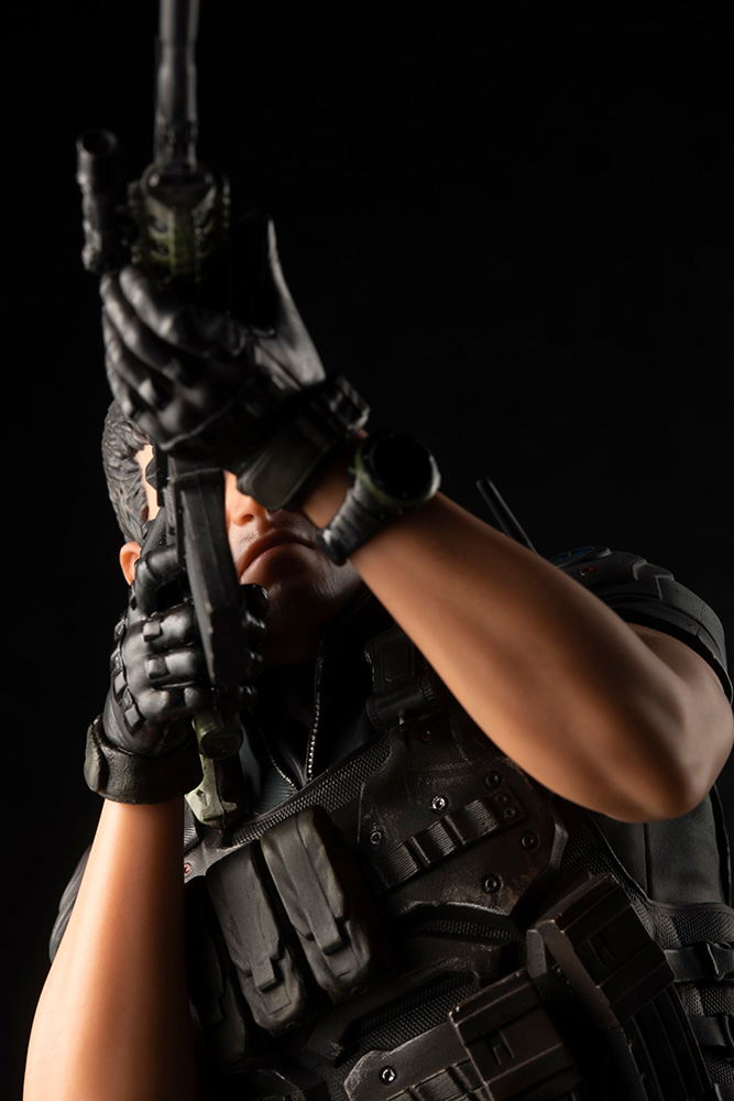 ARTFX Resident Evil Vendetta 1/6 Scale Pre-Painted Figure: Chris Redfield Renewal Package image 17