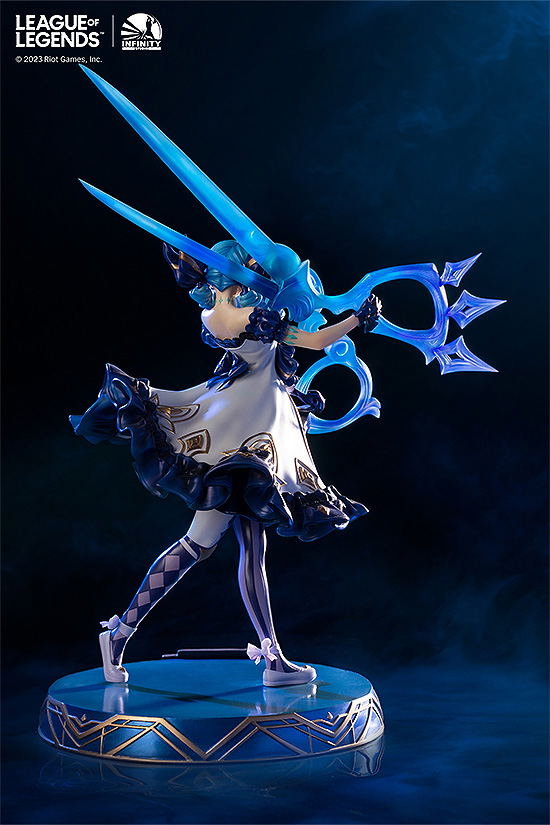 Infinity Studio x League of Legends 1/6 Scale Pre-Painted Figure: The Hallowed Seamstress Gwen image 3