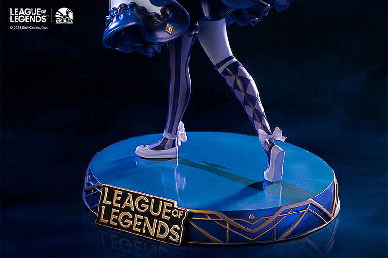 Infinity Studio x League of Legends 1/6 Scale Pre-Painted Figure: The Hallowed Seamstress Gwen image 7