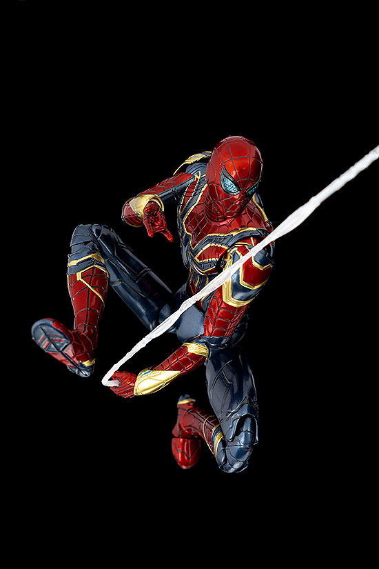 Marvel Studios The Infinity Saga 1/12 Scale Pre-Painted Action Figure: DLX Iron Spider image 5