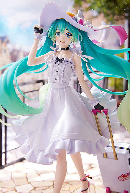 Hatsune Miku GT Project 1/7 Scale Pre-Painted Figure: Racing Miku 2021 ...