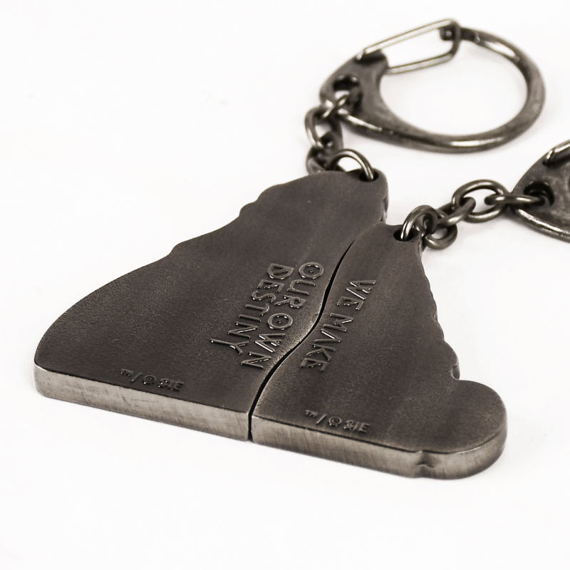 God of War Ragnarok - The Wolf and The Bear Metal Keychain Set (set of 2 pieces) image 4