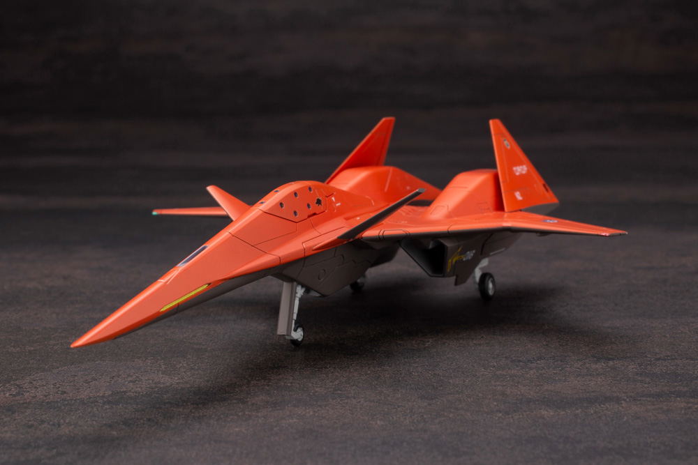Ace Combat 1/144 Scale Plastic Model Kit: ADF-01