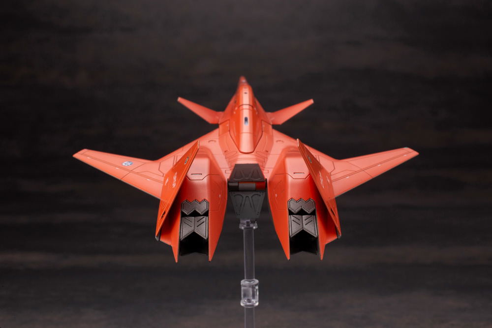 ACE COMBAT ADF-X01 1/144 スケールモデル Ace Combat 1/144 Scale Plastic Model Kit: ADF-01