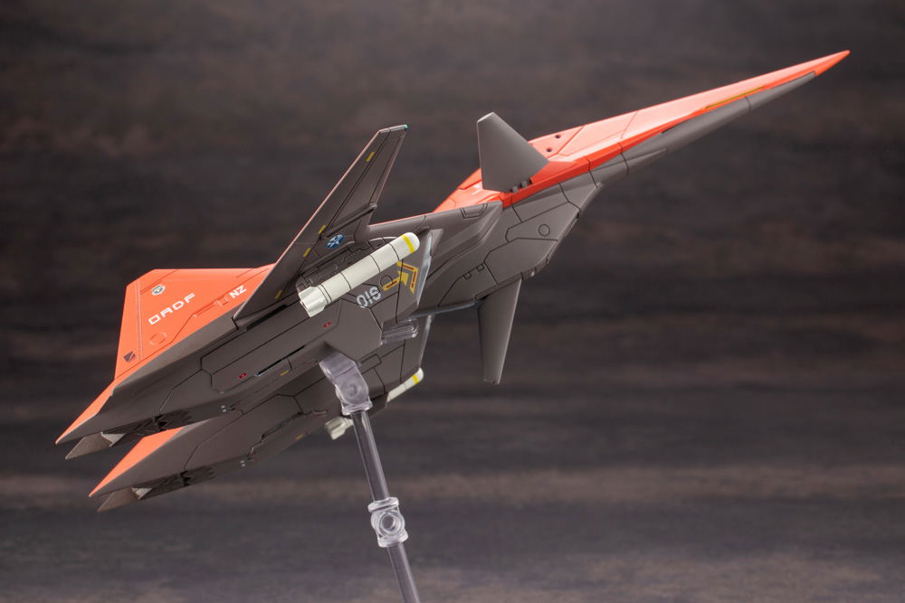 Ace Combat 1/144 Scale Plastic Model Kit: ADF-01