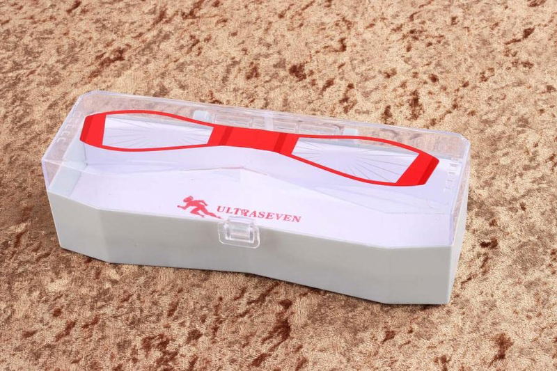 Ultra Seven Singing Ultra Eye Glasses Case Book image 2