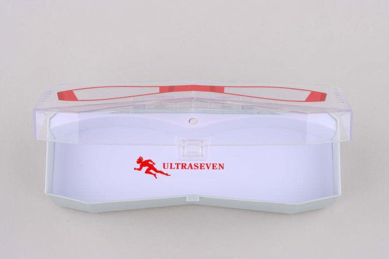 Ultra Seven Singing Ultra Eye Glasses Case Book image 3