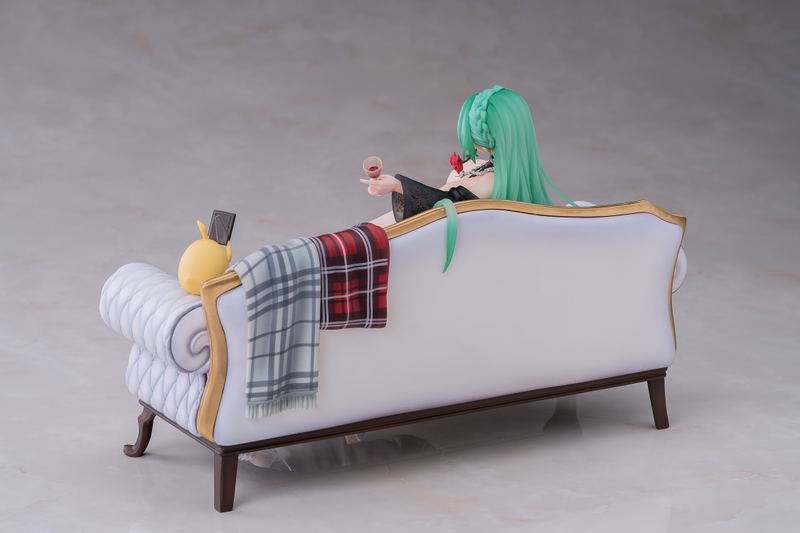 Azur Lane 1/7 Scale Pre-Painted Figure: Littorio Calabria Aurea image 4