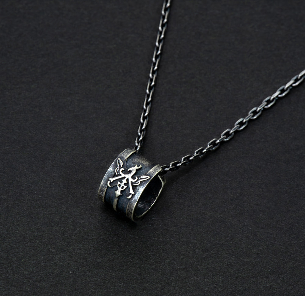 Final Fantasy XVI House Rosfield Silver Ear Cuff Pendant