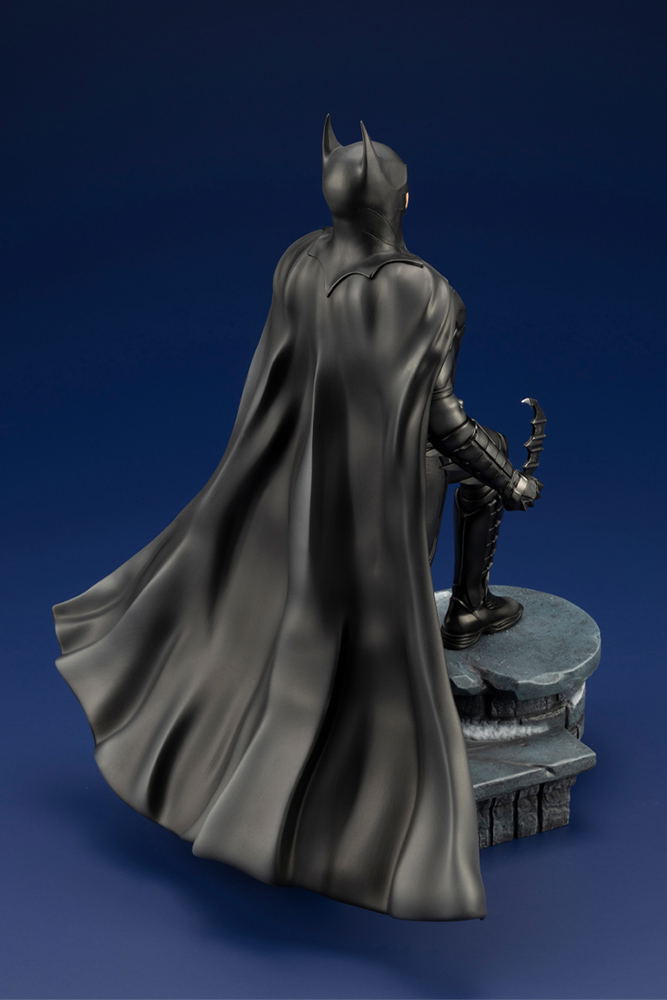 ARTFX The Flash 1/6 Scale Pre-Painted Figure: Batman -The Flash- image 11