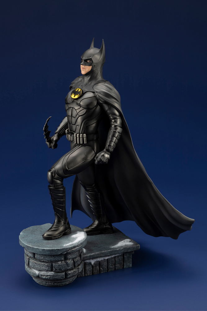 ARTFX The Flash 1/6 Scale Pre-Painted Figure: Batman -The Flash- image 4