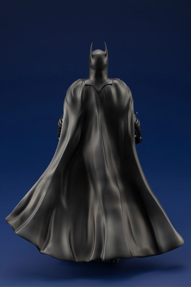 ARTFX The Flash 1/6 Scale Pre-Painted Figure: Batman -The Flash- image 7