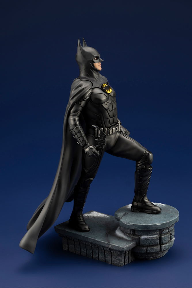 ARTFX The Flash 1/6 Scale Pre-Painted Figure: Batman -The Flash- image 8