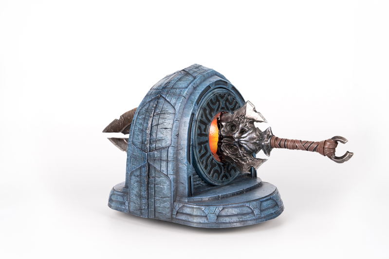 Darksiders Resin Statue: Chaoseater Bookends image 2