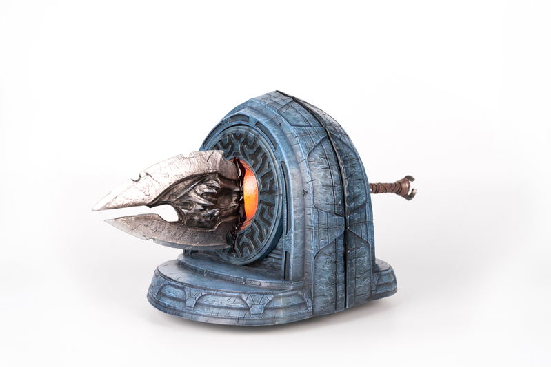 Darksiders Resin Statue: Chaoseater Bookends image 8