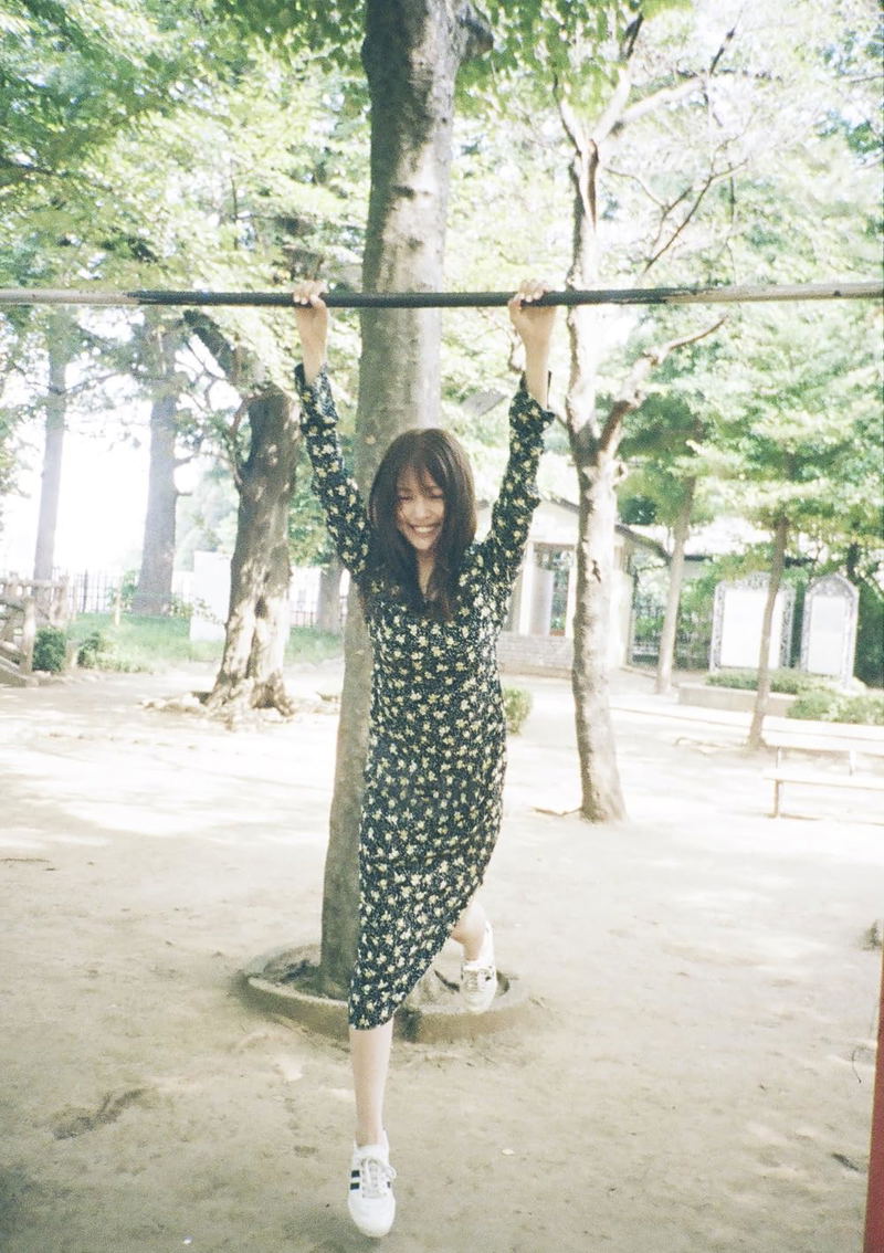 Kasumi Arimura Photo Book (Type B) [Limited Edition] image 6