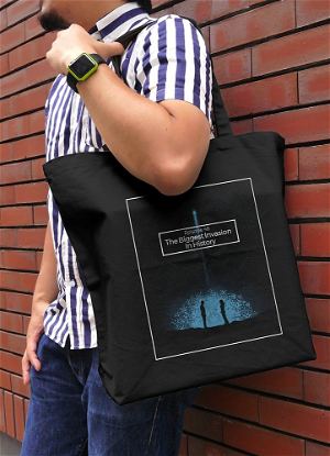 Ultra Seven -  The Biggest Invasion in History Large Tote Bag Black