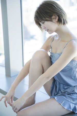 Abema Announcer Akane Takiyama 1st Photo Book [w/ NFT Digital Bonus Included]_