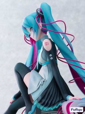 Hatsune Miku x MTV 1/7 Scale Pre-Painted Figure_