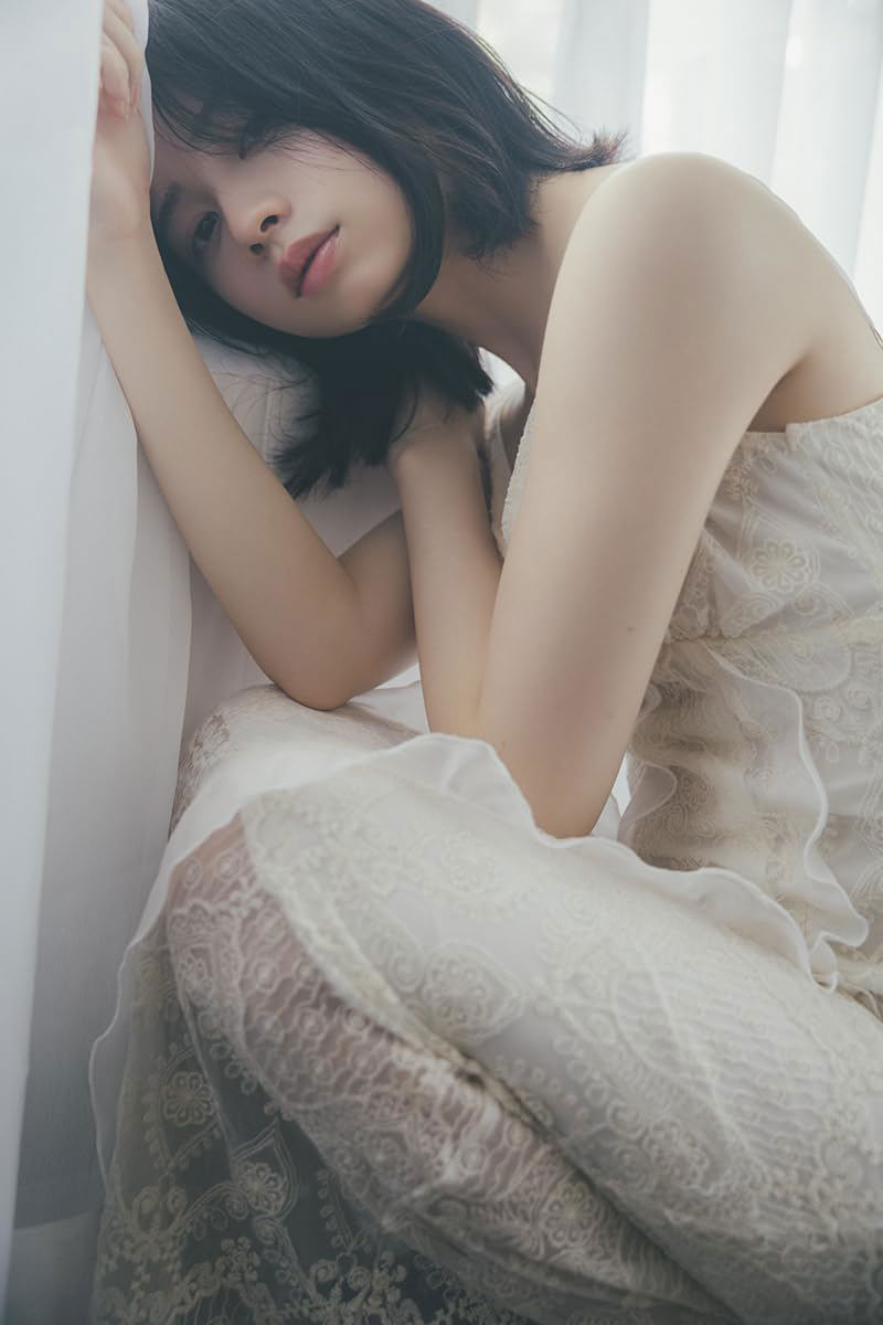 Hiyori Sakurada Photo Book: My Blue