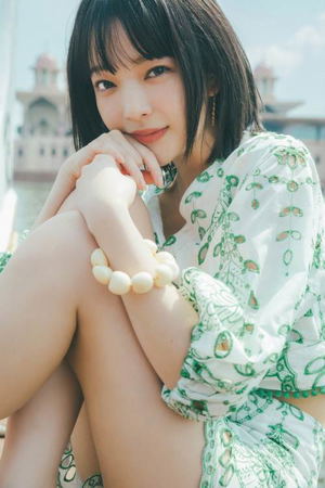 Mei Tanaka First Photobook: Icon_