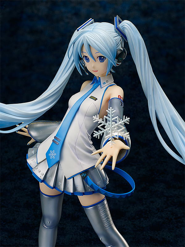 Character Vocal Series 01 Hatsune Miku 1/4 Scale Pre-Painted Figure: Snow Miku (Re-run) image 6
