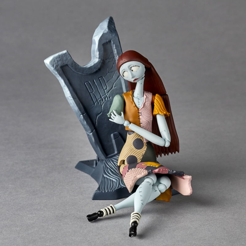 Revoltech The Nightmare Before Christmas: Sally image 13