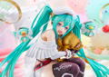 Hatsune Miku GT Project 1/6 Scale Pre-Painted Figure: Racing Miku 2023 15th Anniversary Ver. thumbnail 6