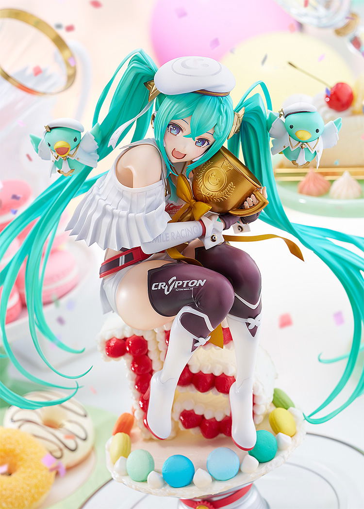 Hatsune Miku GT Project 1/6 Scale Pre-Painted Figure: Racing Miku 2023 15th Anniversary Ver. image 8