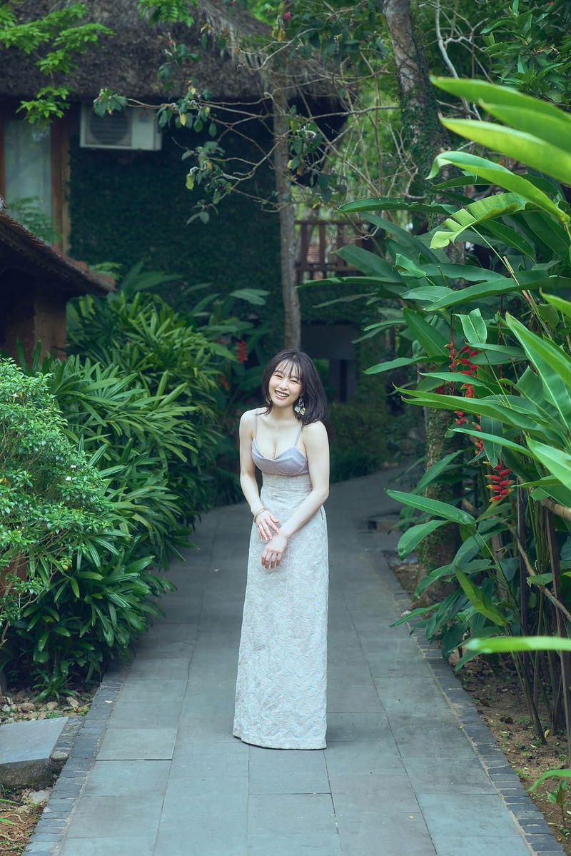 Hinako Sakurai 10th Anniversary Photo Book: Tokiiro [Special Edition] image 11