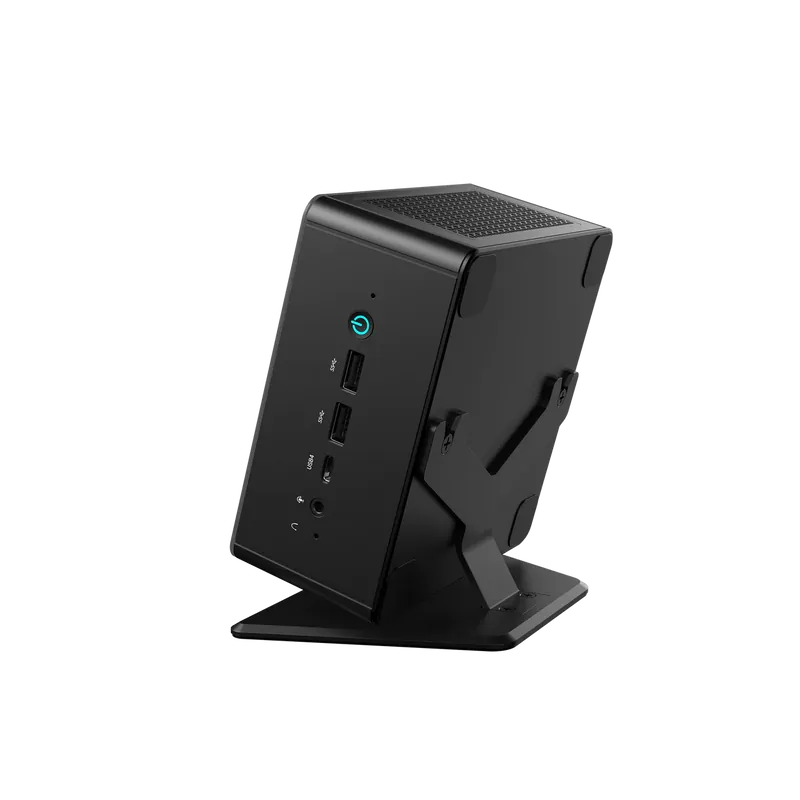 Minisforum UM780 XTX MiniPC R7 7840HS 32GB, 1TB, Windows 11 Home