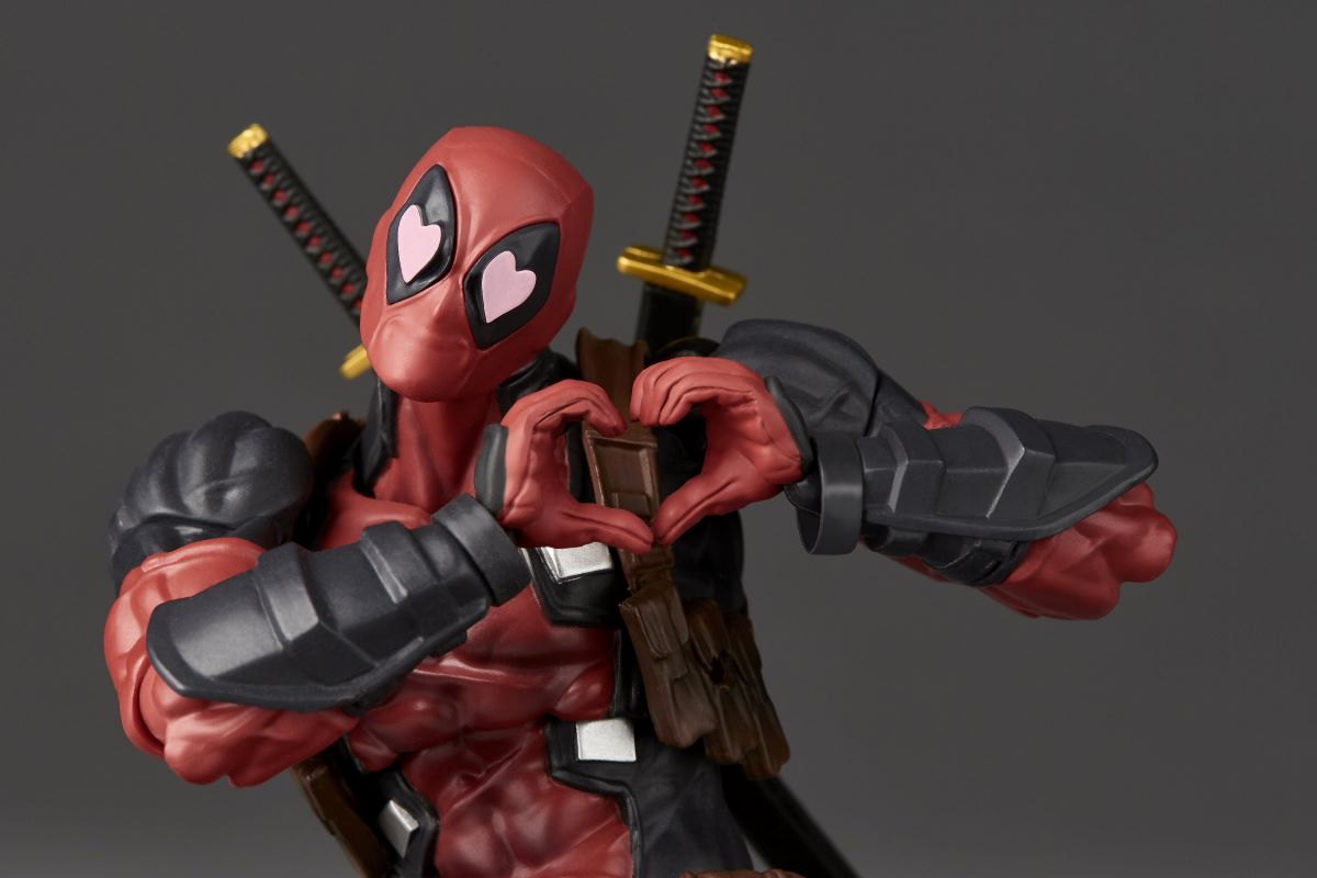 Revoltech Amazing Yamaguchi Deadpool: Deadpool Ver. 2.5